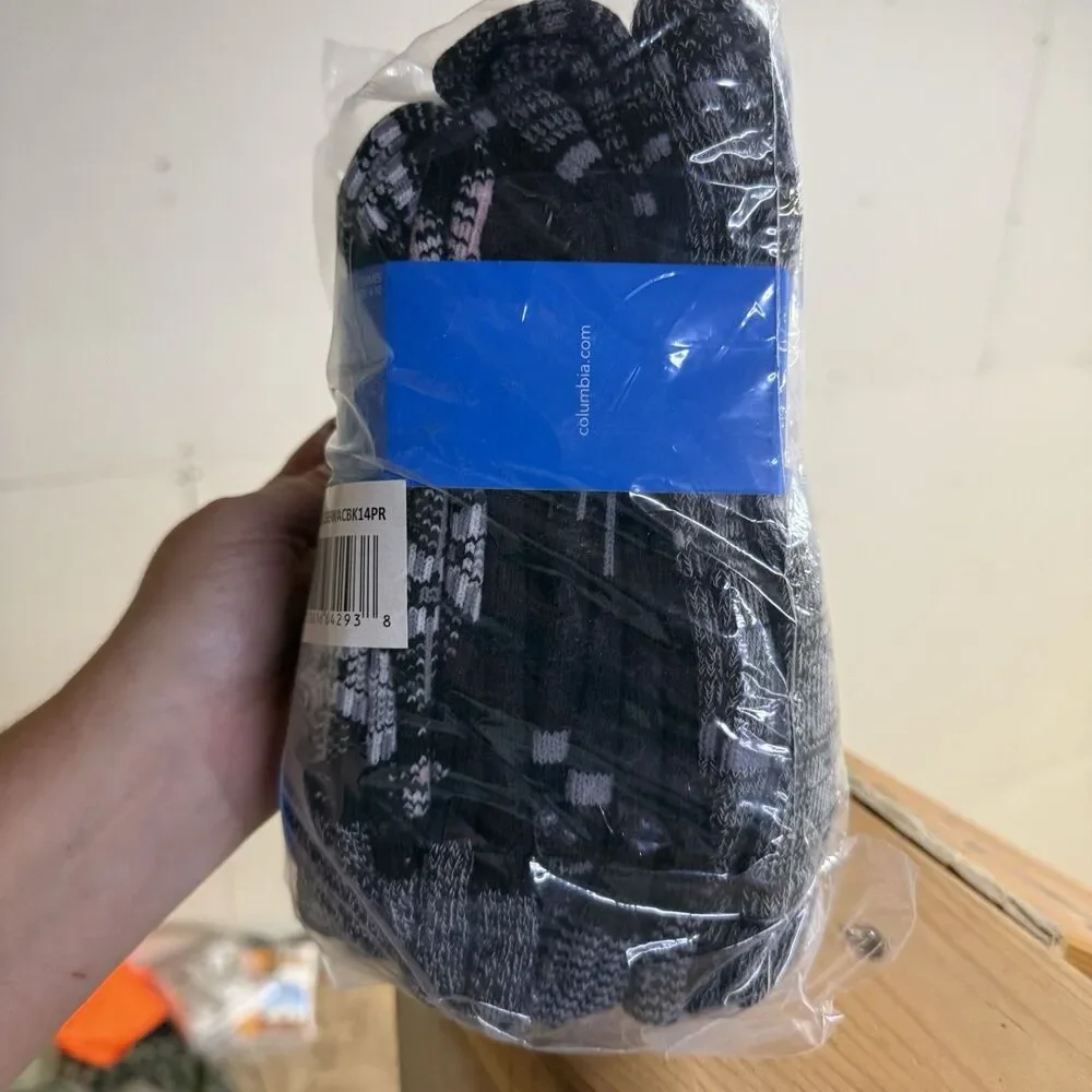 New Columbia Womens 4 Pair Crew Socks. Sz 4-10, Black With snowflakes, Stripes